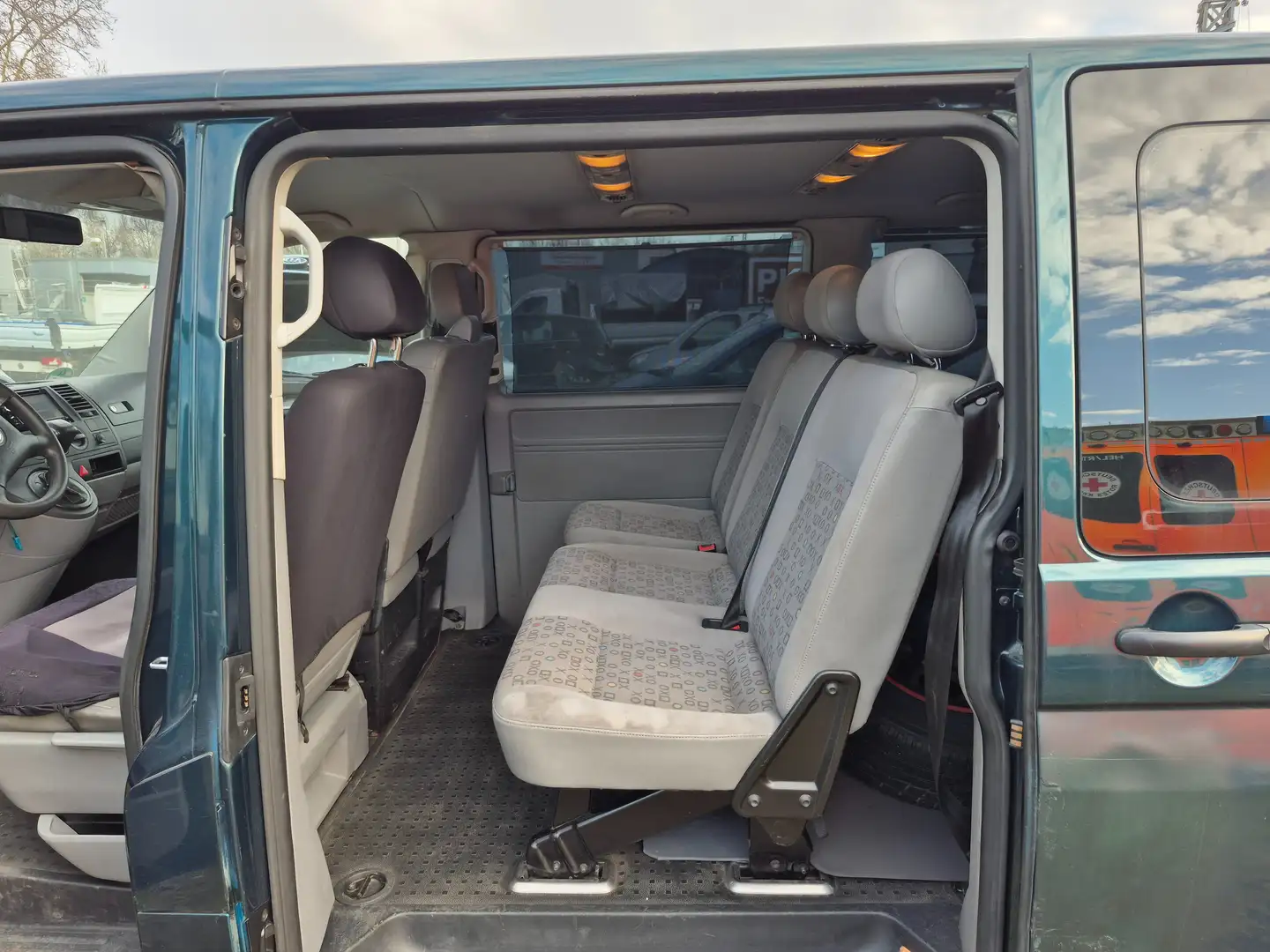 Volkswagen T5 Caravelle Motorschaden Zelená - 2