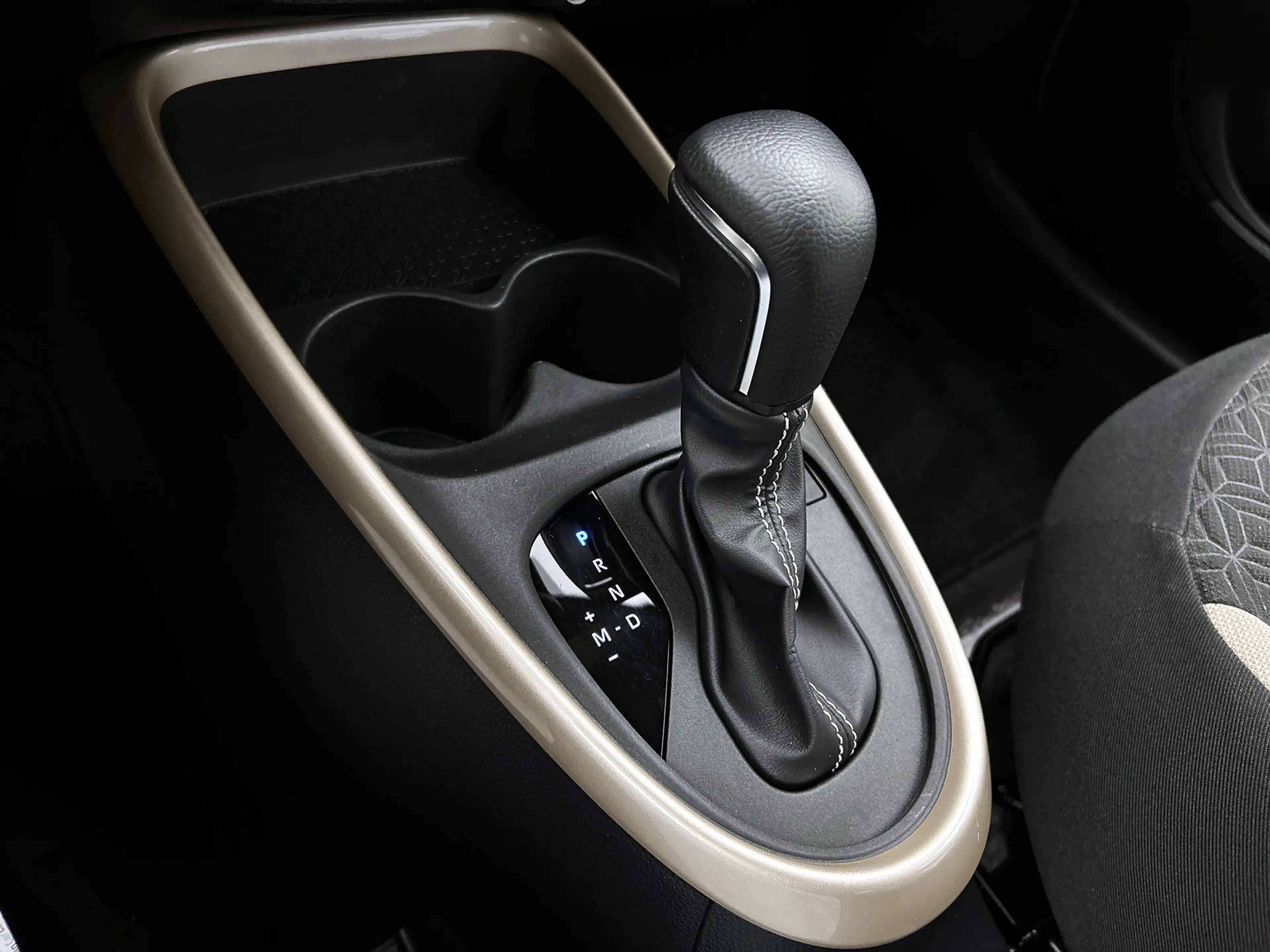 Toyota Aygo X 1.0 VVT-i S-CVT Pulse + | BTW Voertuig | Parkeerse — photo 11