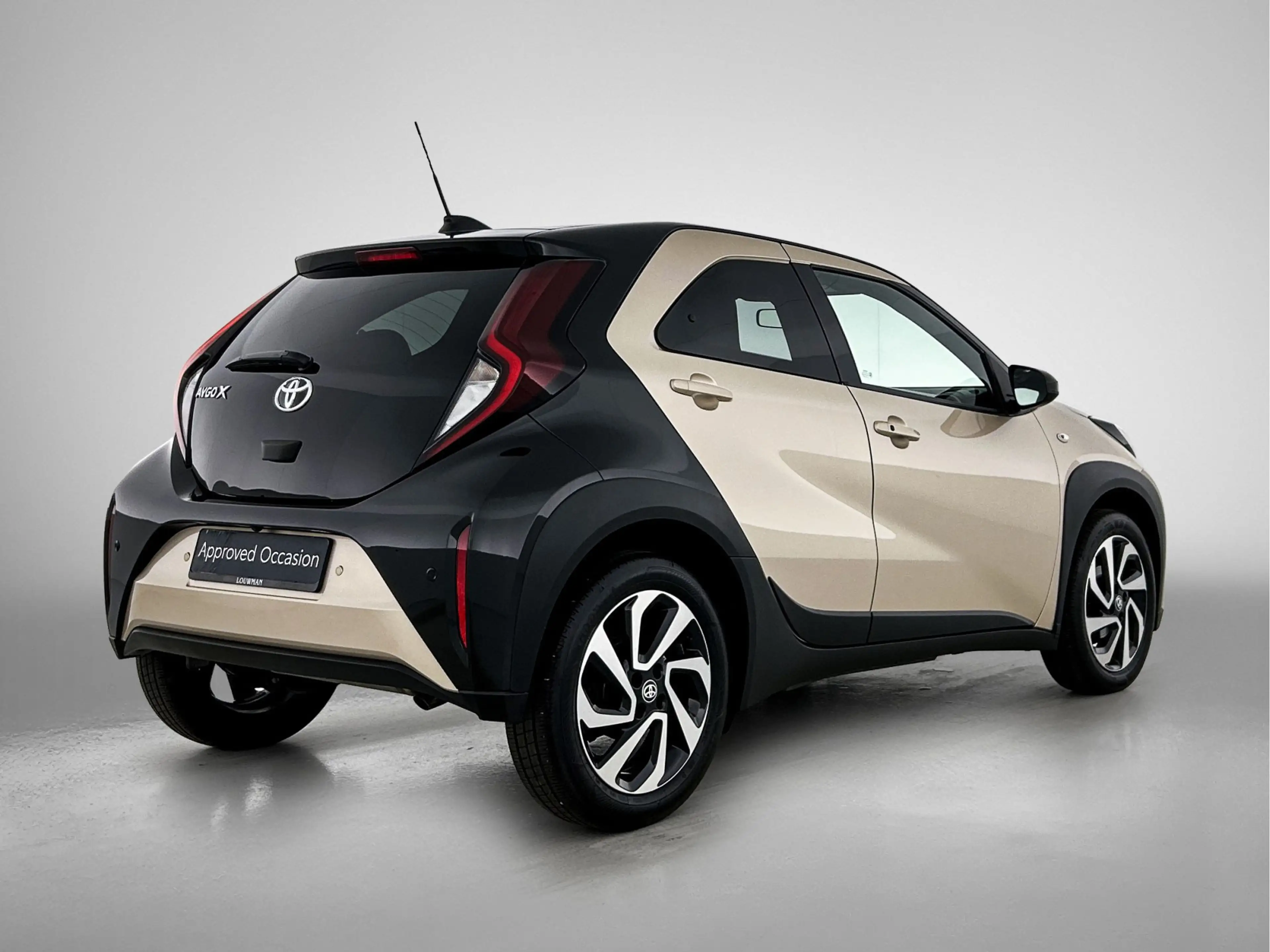 Toyota Aygo X 1.0 VVT-i S-CVT Pulse + | BTW Voertuig | Parkeerse — photo 2