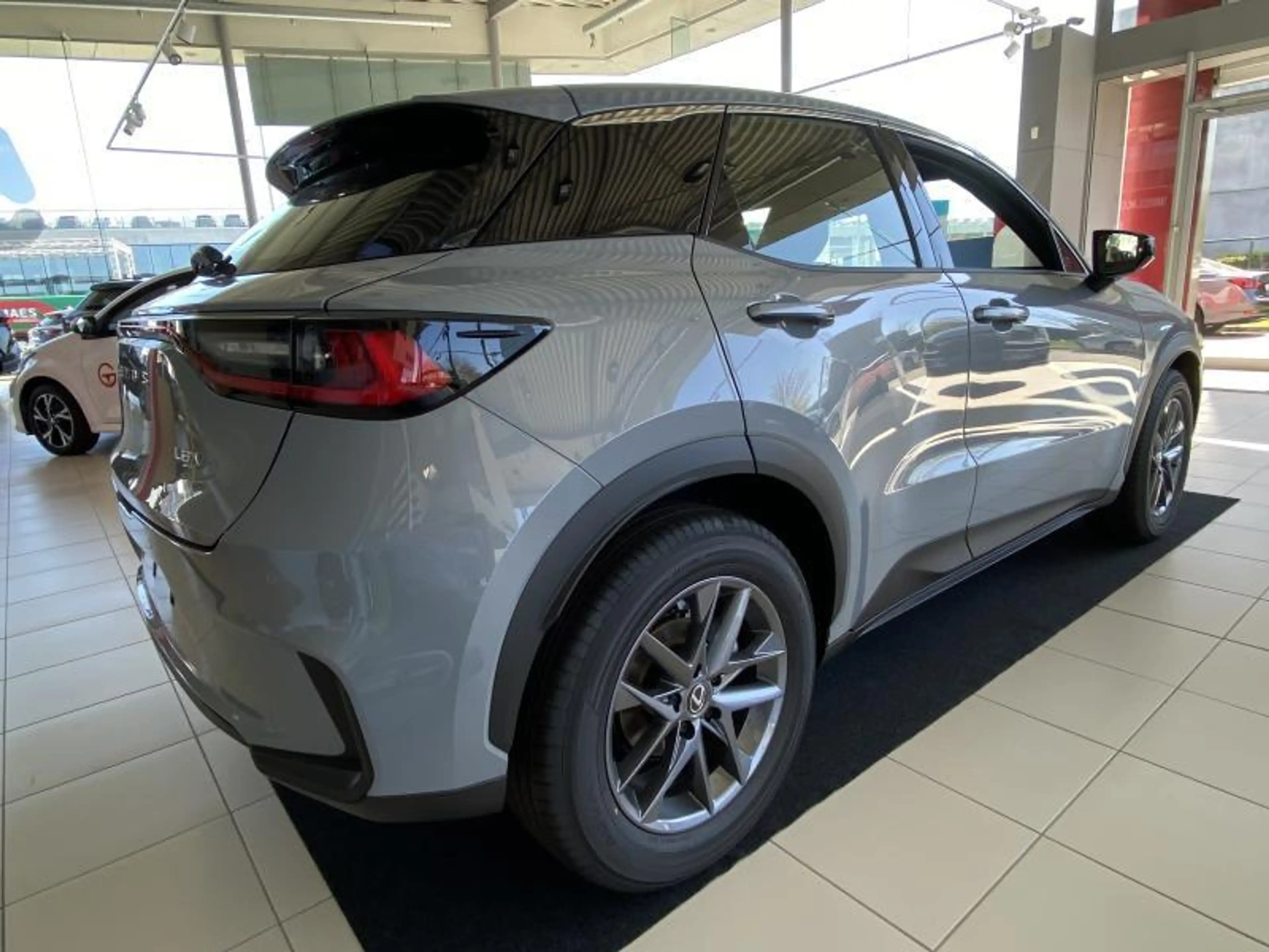 Lexus LBX FWD Comfort & Safety Pack + Se — photo 5