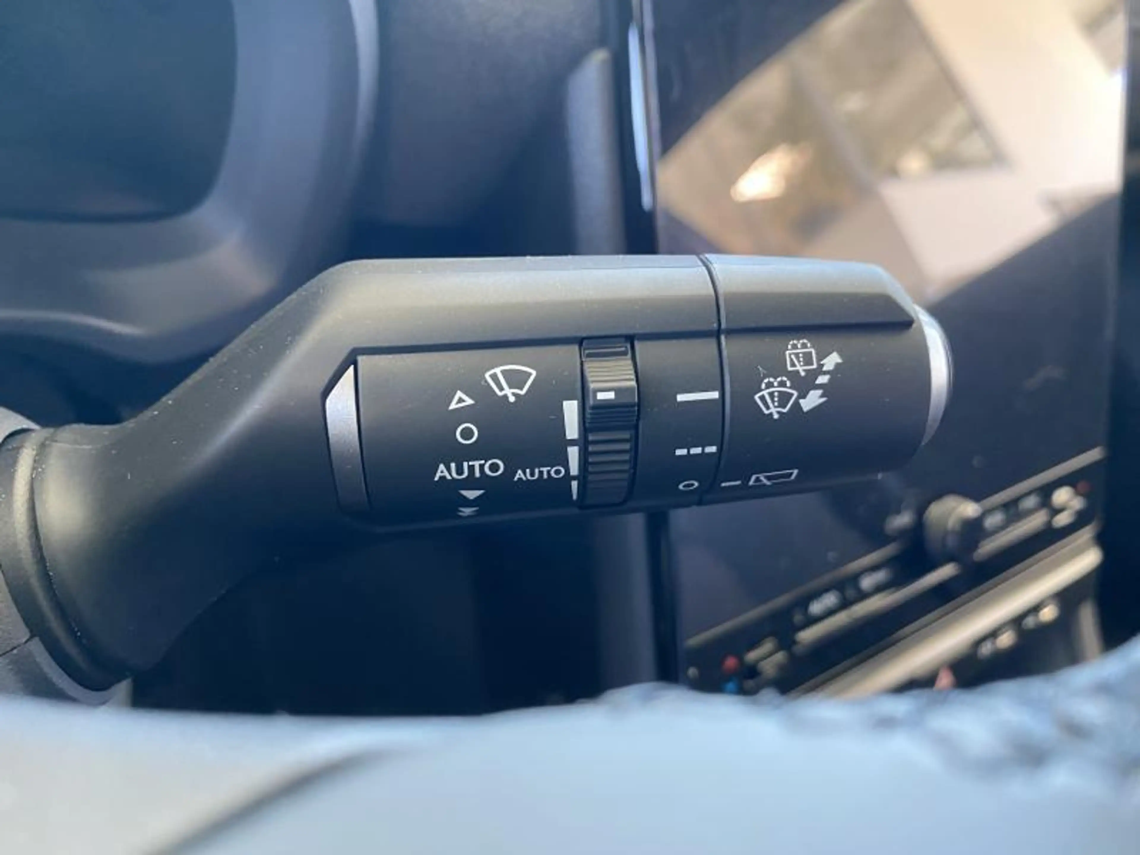 Lexus LBX FWD Comfort & Safety Pack + Se — photo 15