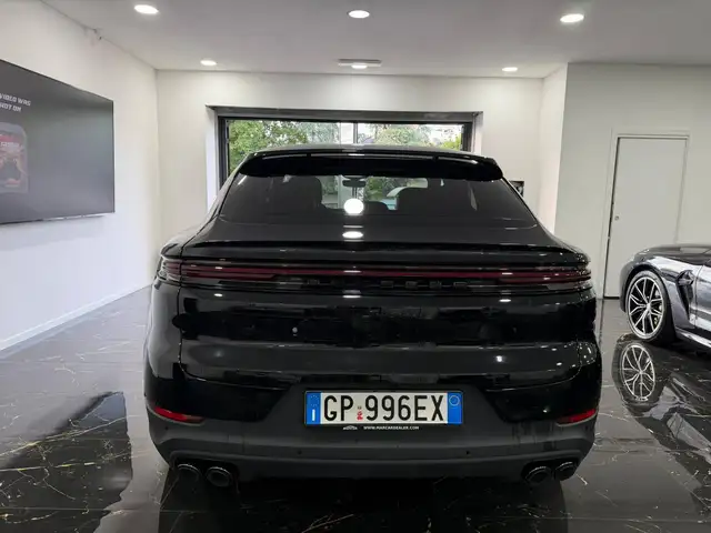 Porsche Cayenne view 4