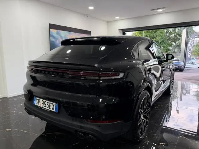 Porsche Cayenne view 5