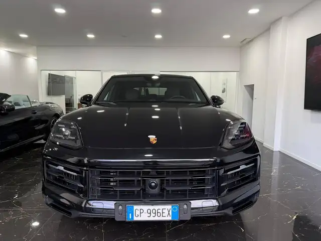 Porsche Cayenne view 2