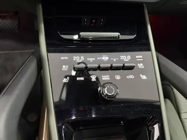 Porsche Cayenne view 11