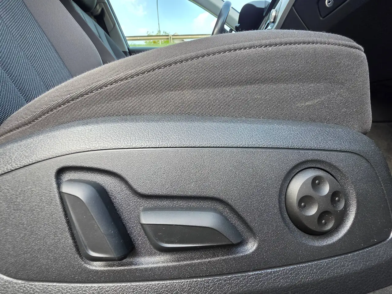 Audi A4 40 TDI advanced Automatik – Bild 21