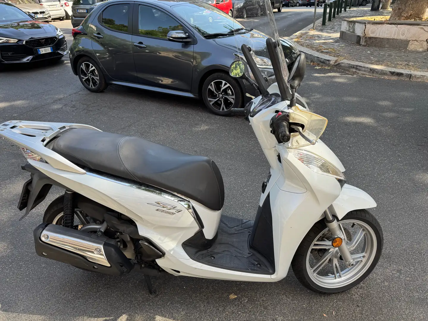 Honda SH 300 Bianco - 2
