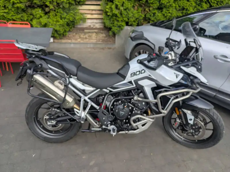 Triumph Tiger 900 - foto 2