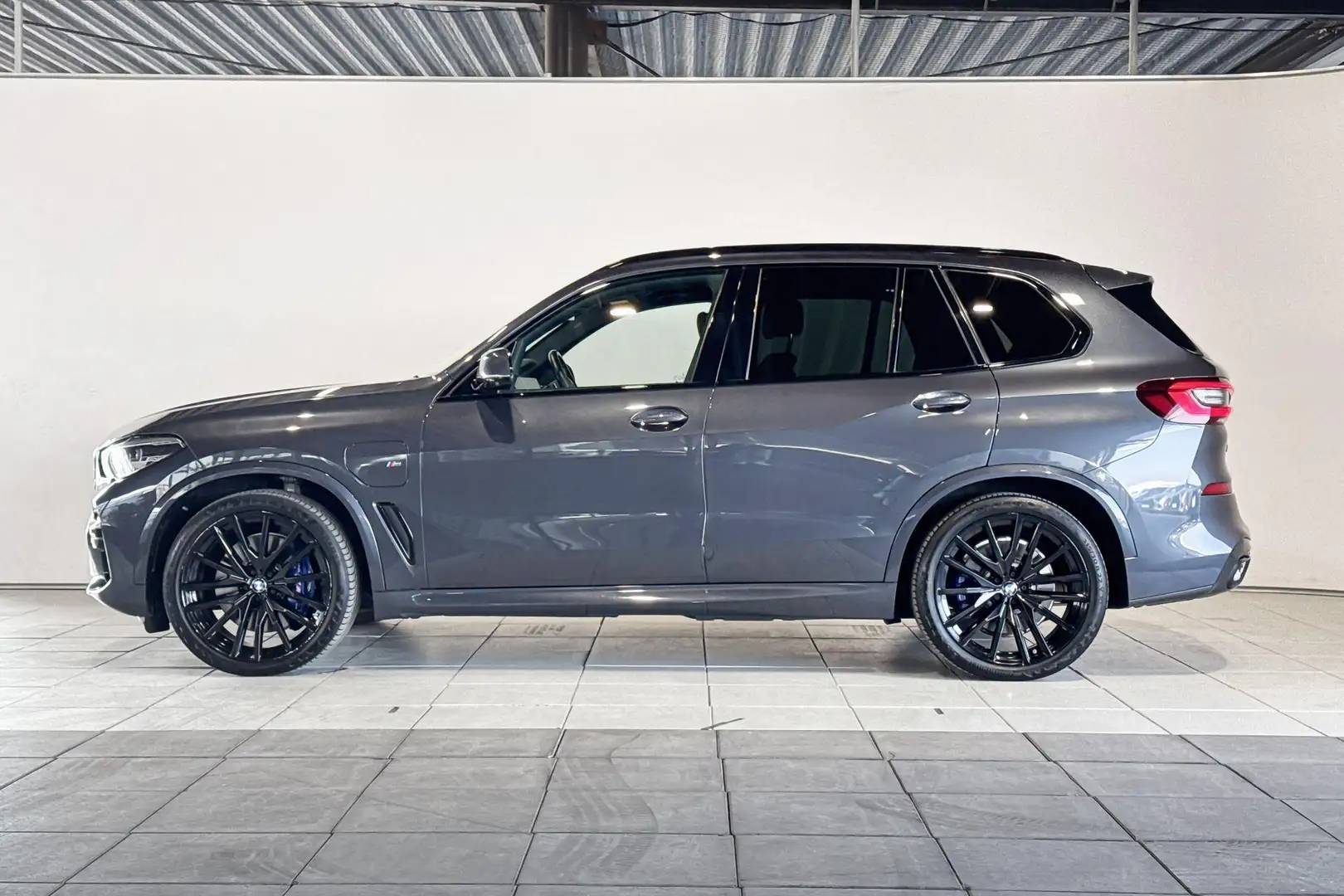 BMW X5 xDrive45e High Executive M Sportpakket Aut. Grau - 2