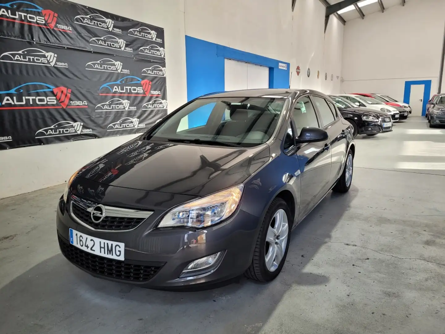 Opel Astra 1.6 Selective Brown - 1