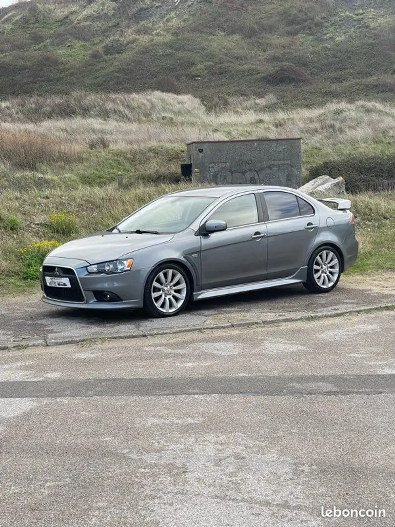 Mitsubishi Lancer - 1