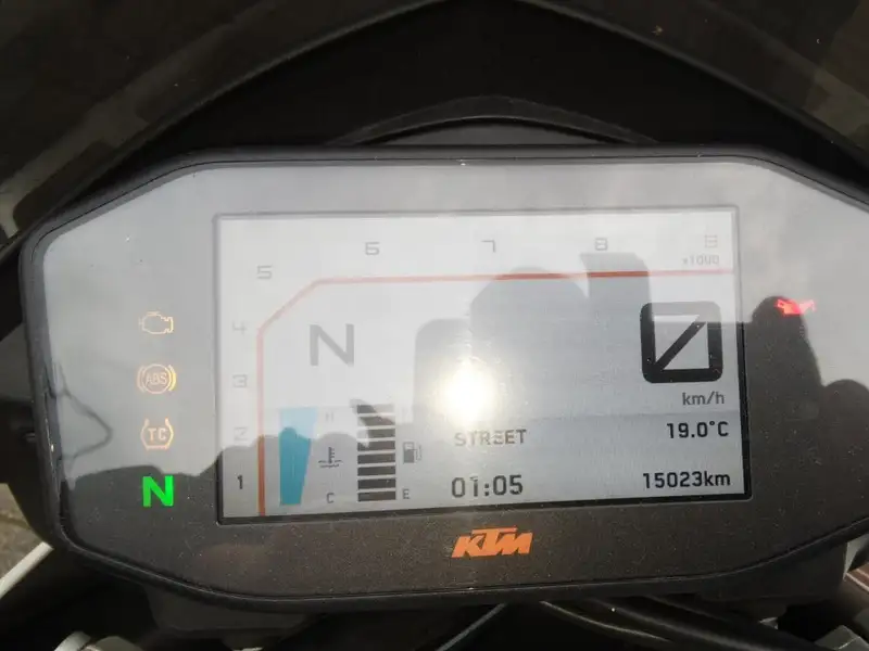 KTM 690 Duke - foto 3