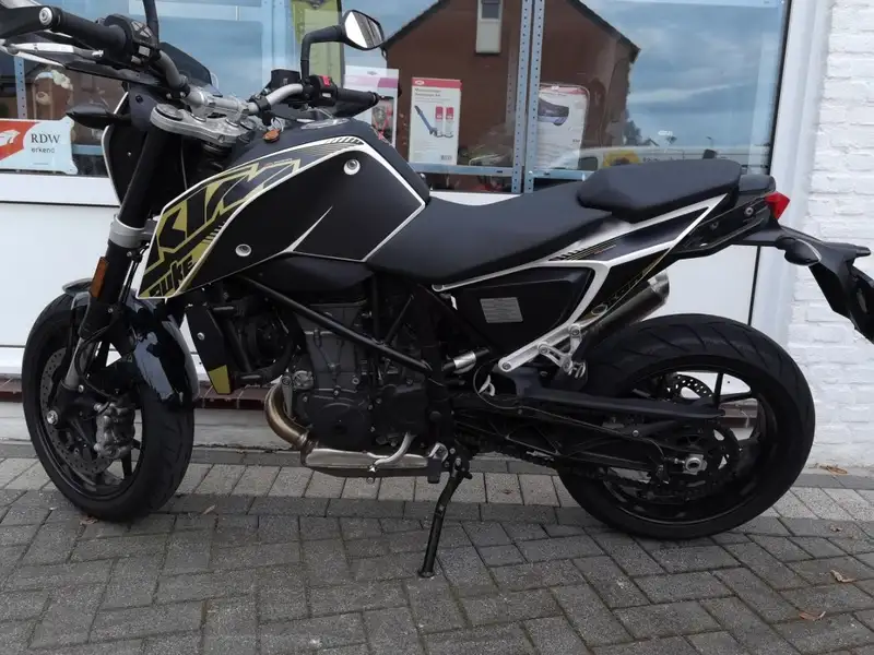 KTM 690 Duke - foto 6