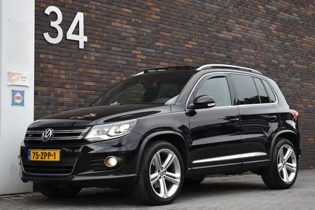 Volkswagen Tiguan view 3