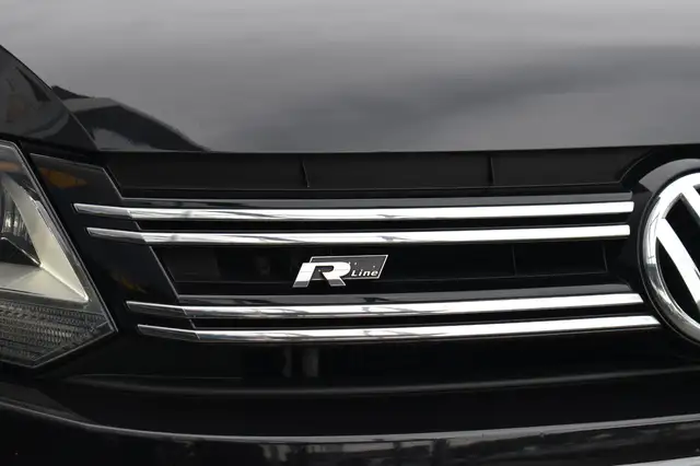 Volkswagen Tiguan view 13