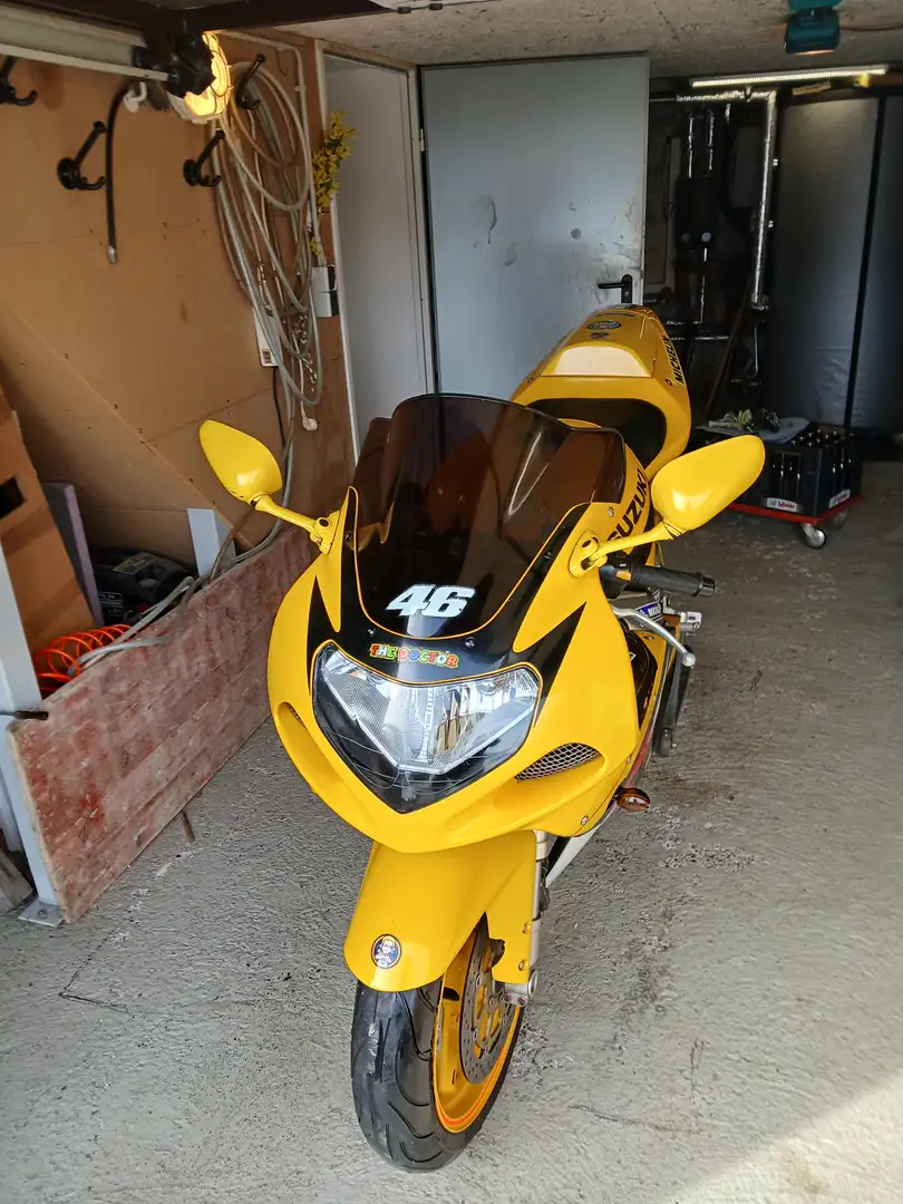 Suzuki GSR 750 Super sportler - 2