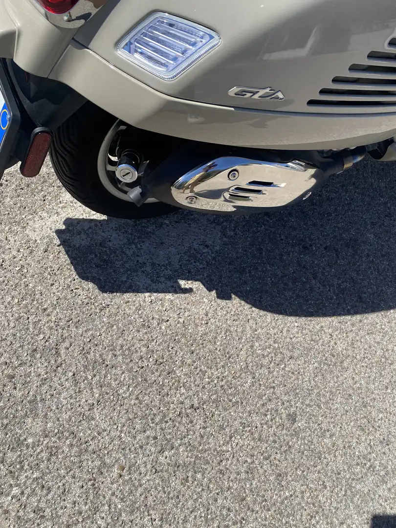 Vespa GTS Super 300 gts - 1