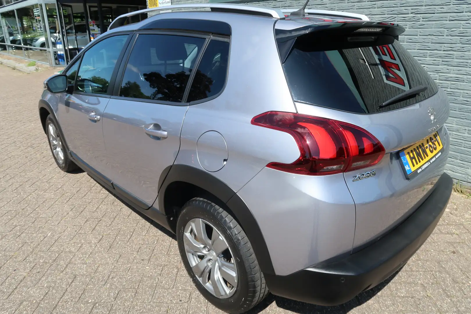 Peugeot 2008 1.2 PureTech Allure Eerste eigenaar nieuwe distrib Grau - 2