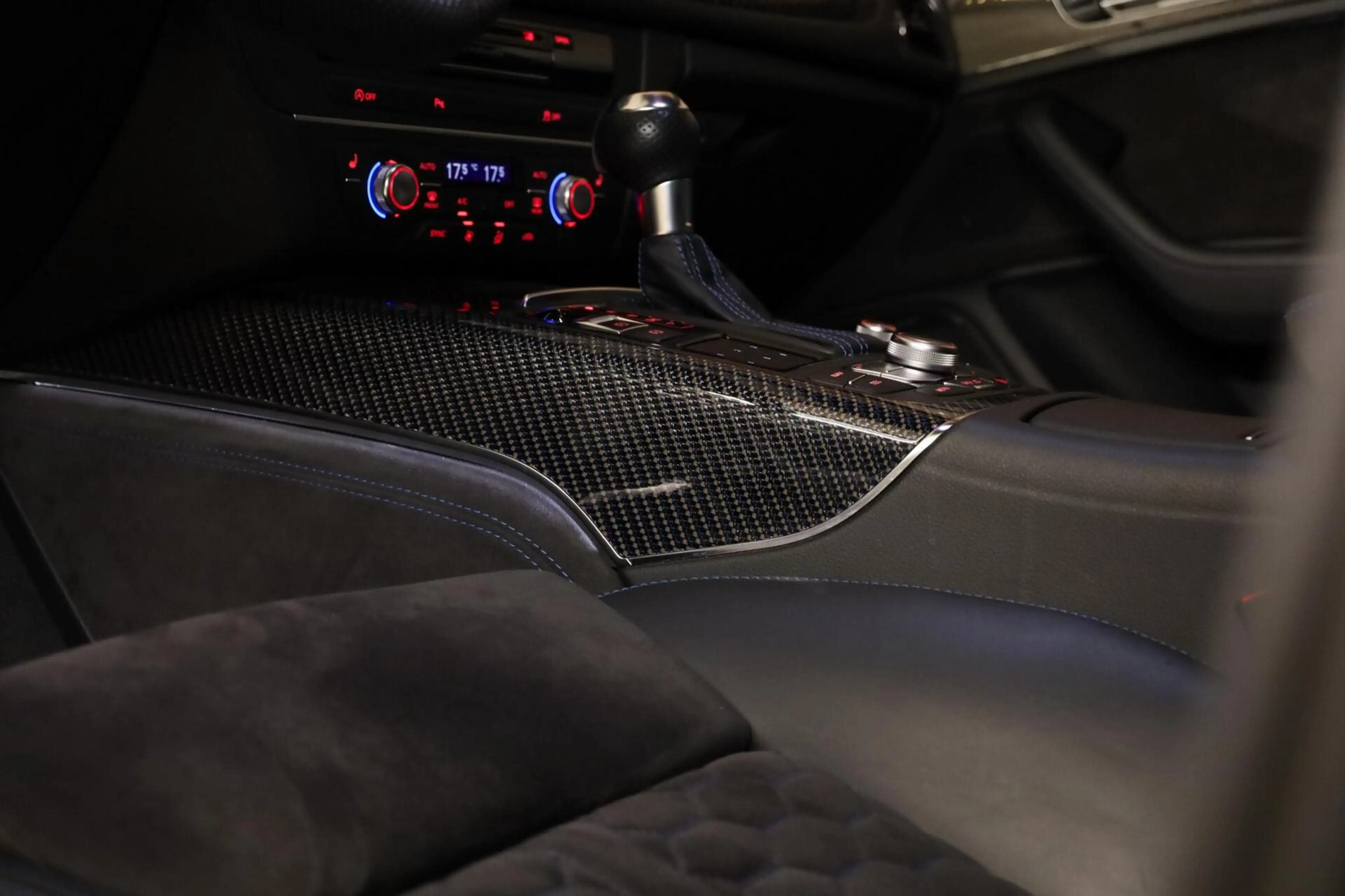 Audi RS6 Avant 4.0 TFSI RS 6 quattro performance Pro Line P — photo 22