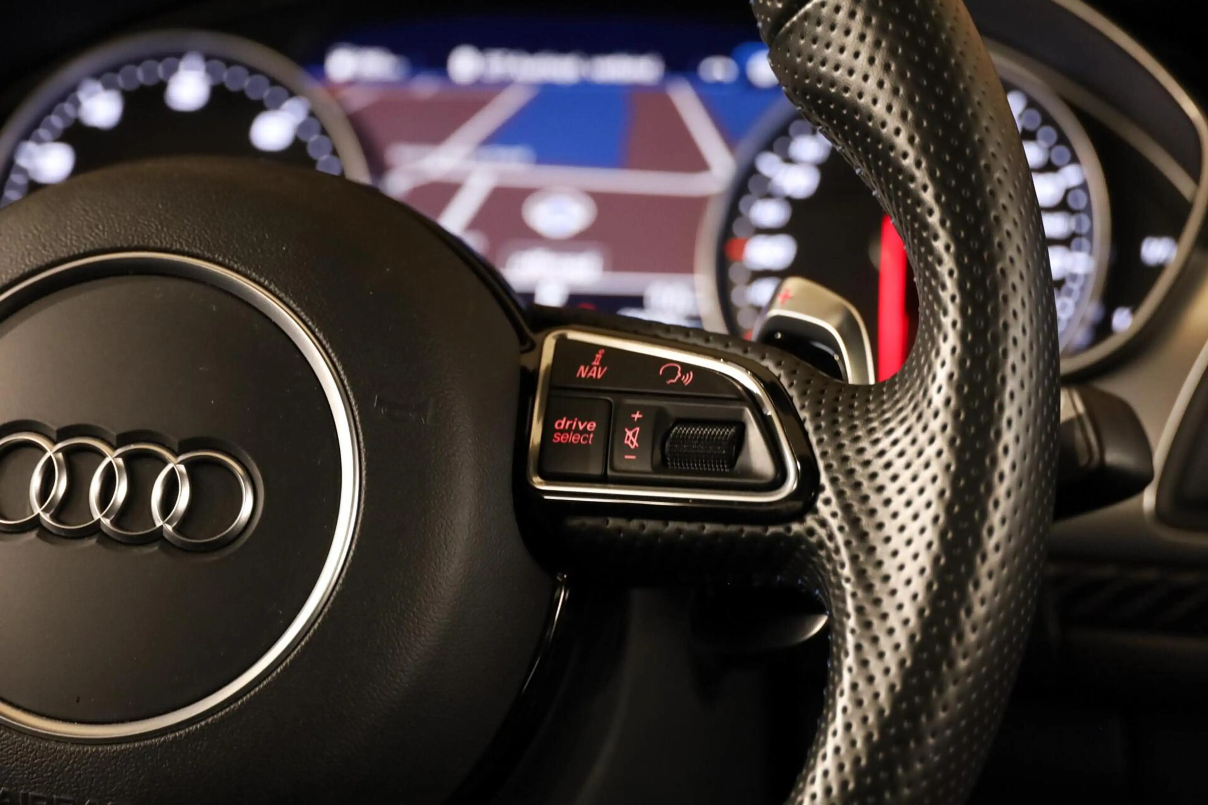 Audi RS6 Avant 4.0 TFSI RS 6 quattro performance Pro Line P — photo 38