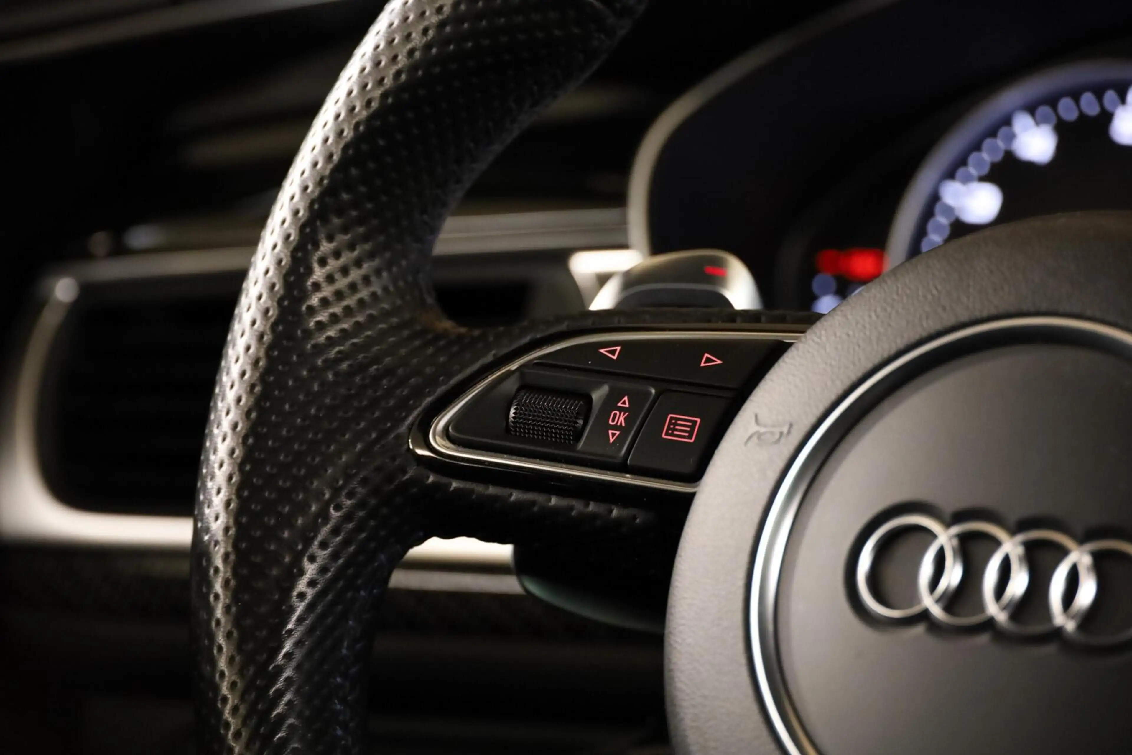 Audi RS6 Avant 4.0 TFSI RS 6 quattro performance Pro Line P — photo 40