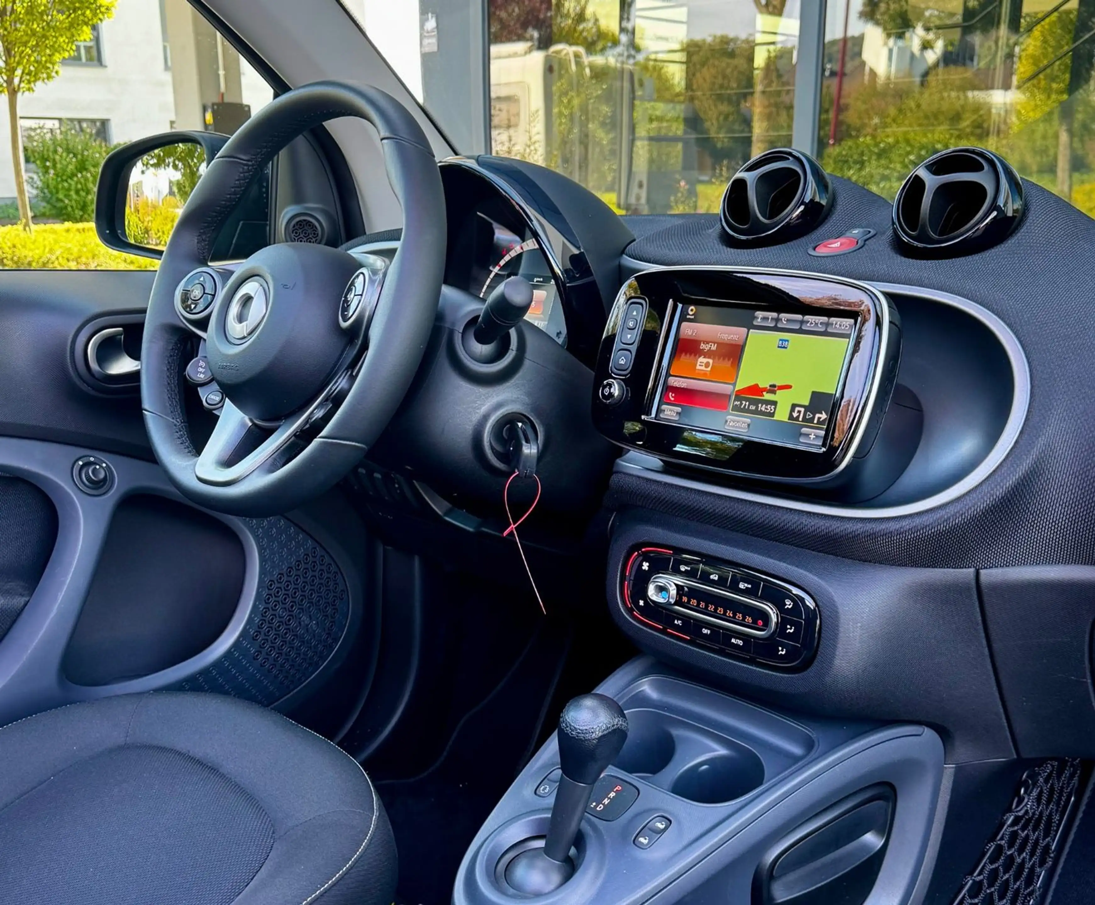 smart forTwo Cabrio AUTOMAT*NUR 40.000KM*SHZ*NAV*KLIMA — photo 16