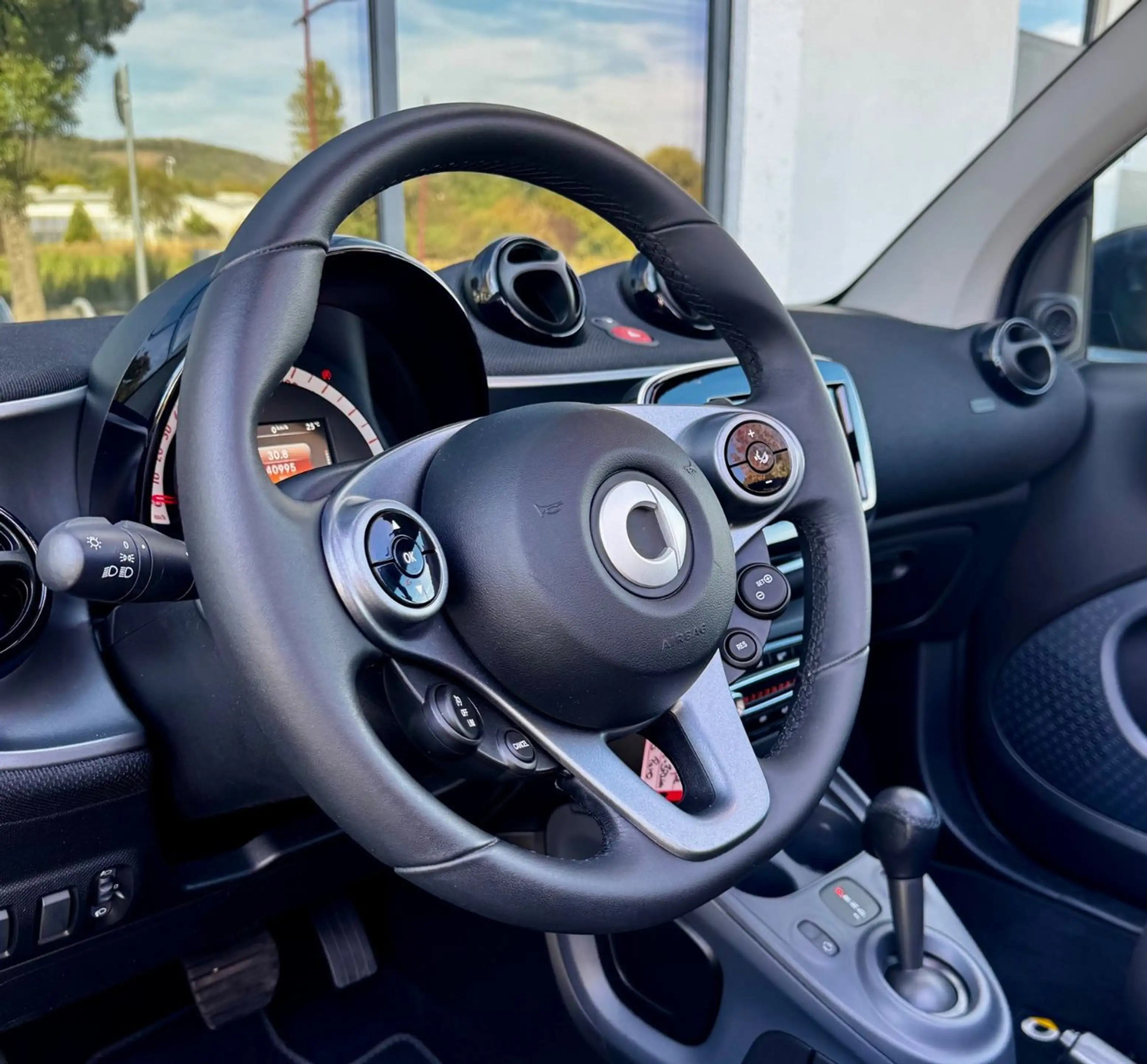 smart forTwo Cabrio AUTOMAT*NUR 40.000KM*SHZ*NAV*KLIMA — photo 17
