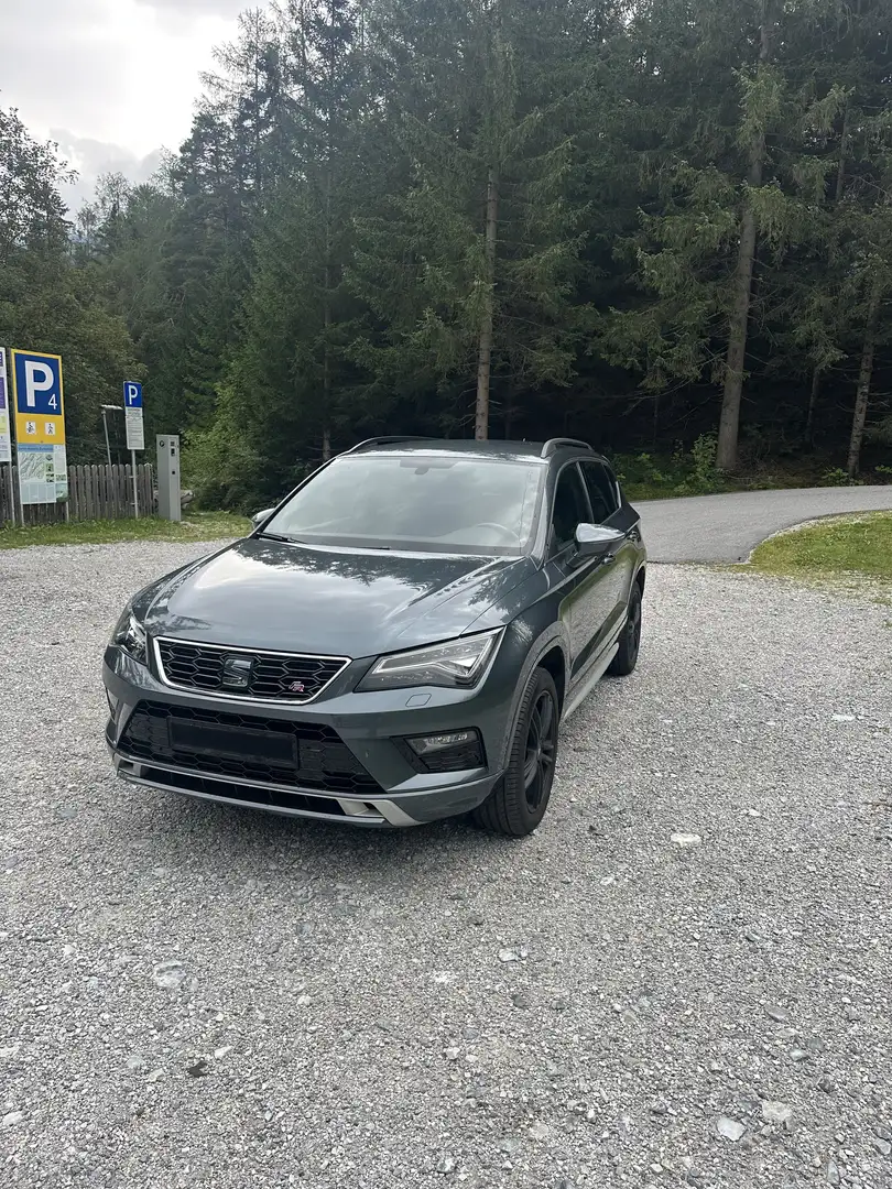 SEAT Ateca 2,0 FR 4WD TDI DSG Grau - 2