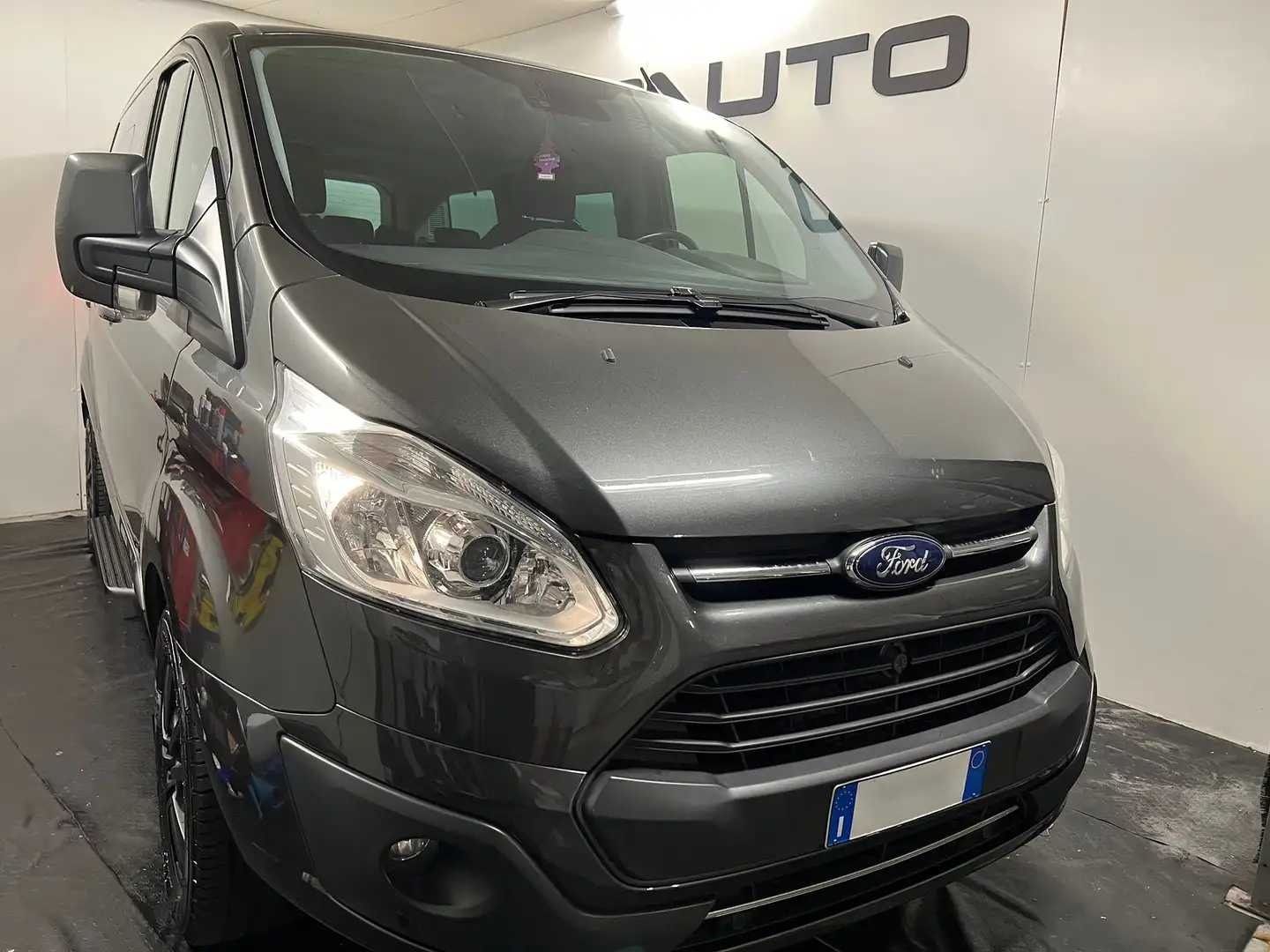 Ford Tourneo Custom 2.0 170Cv Titanium WEBASTO - 2° BATTERIA LITIO Gris - 2