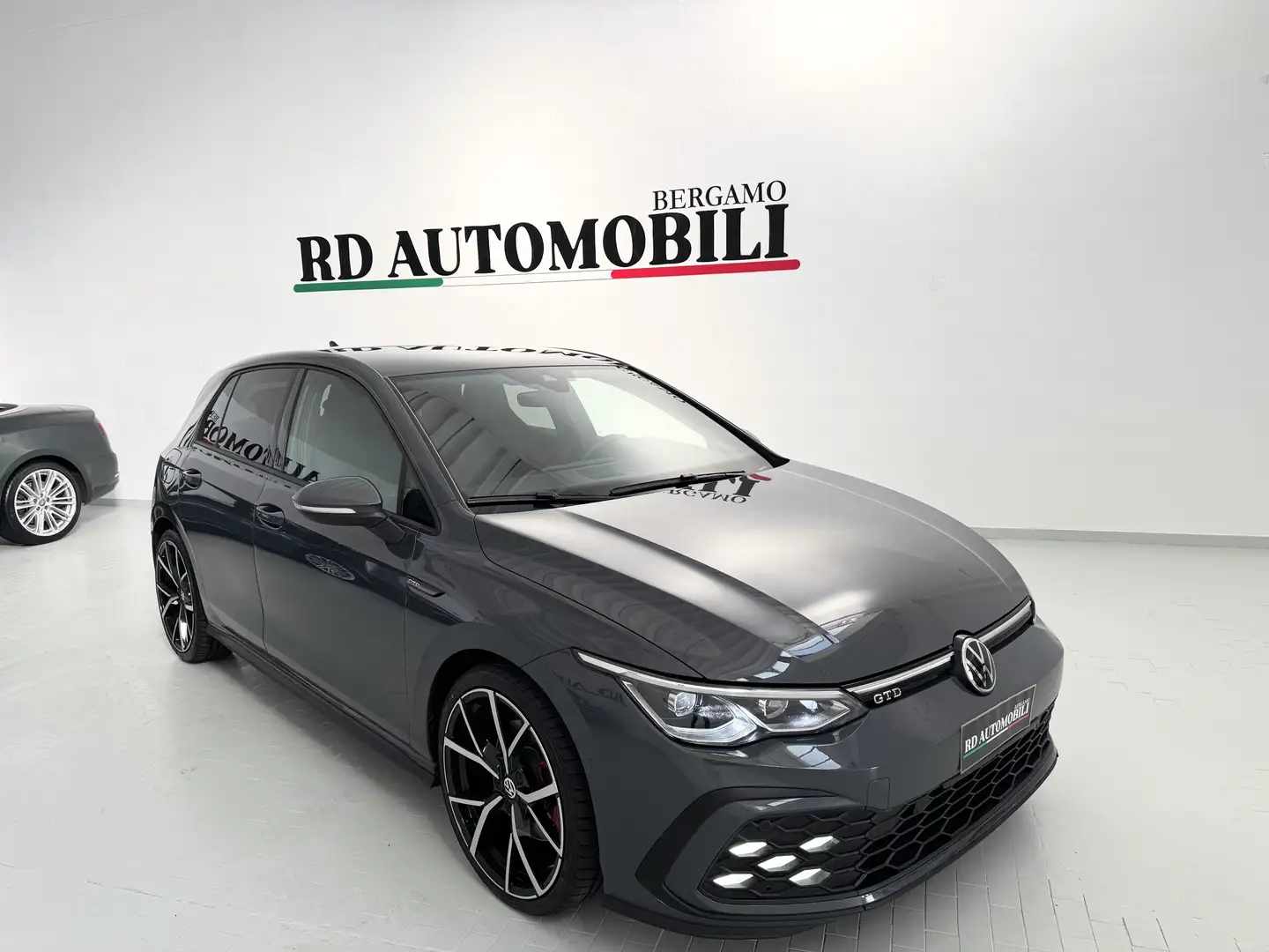 Volkswagen Golf GTD GOLF 8TDI 2.0 GTD-DSG CERCHIO DA 19 OMOLOGATO Gris - 1