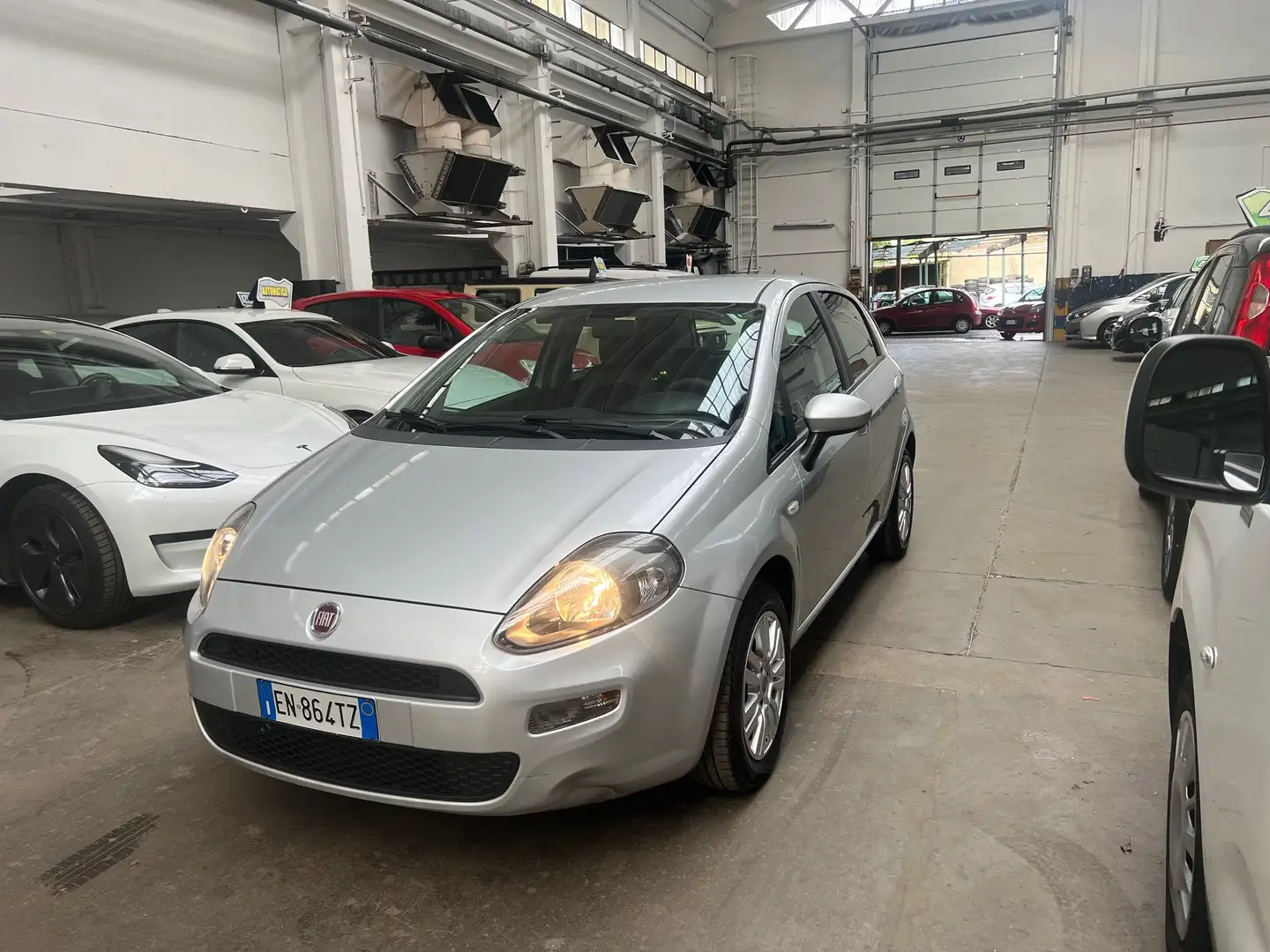 Fiat Punto Punto III 2012 5p 1.2 Lounge ok neopatentati Silber - 1