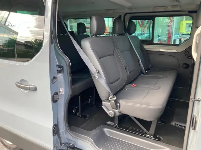 Renault Trafic view 9