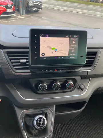 Renault Trafic view 13
