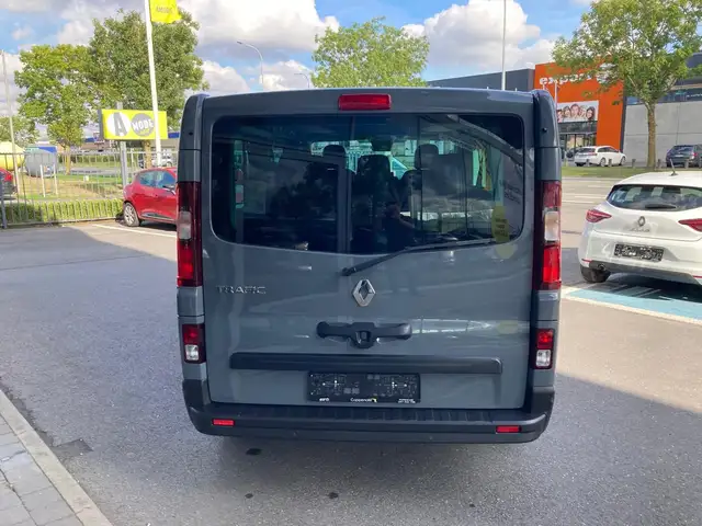 Renault Trafic view 5