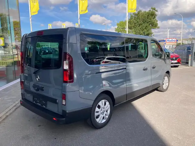 Renault Trafic view 6