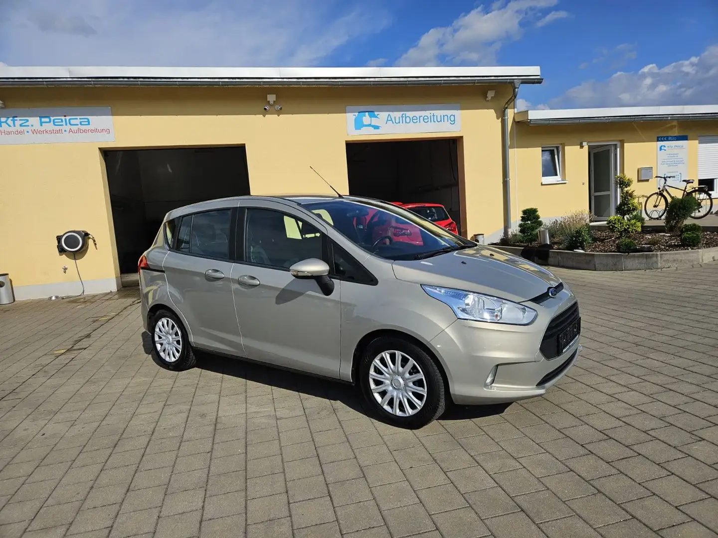 Ford B-Max B-MAX Trend*Klima*Sitzheizung*AHK* Silber - 1