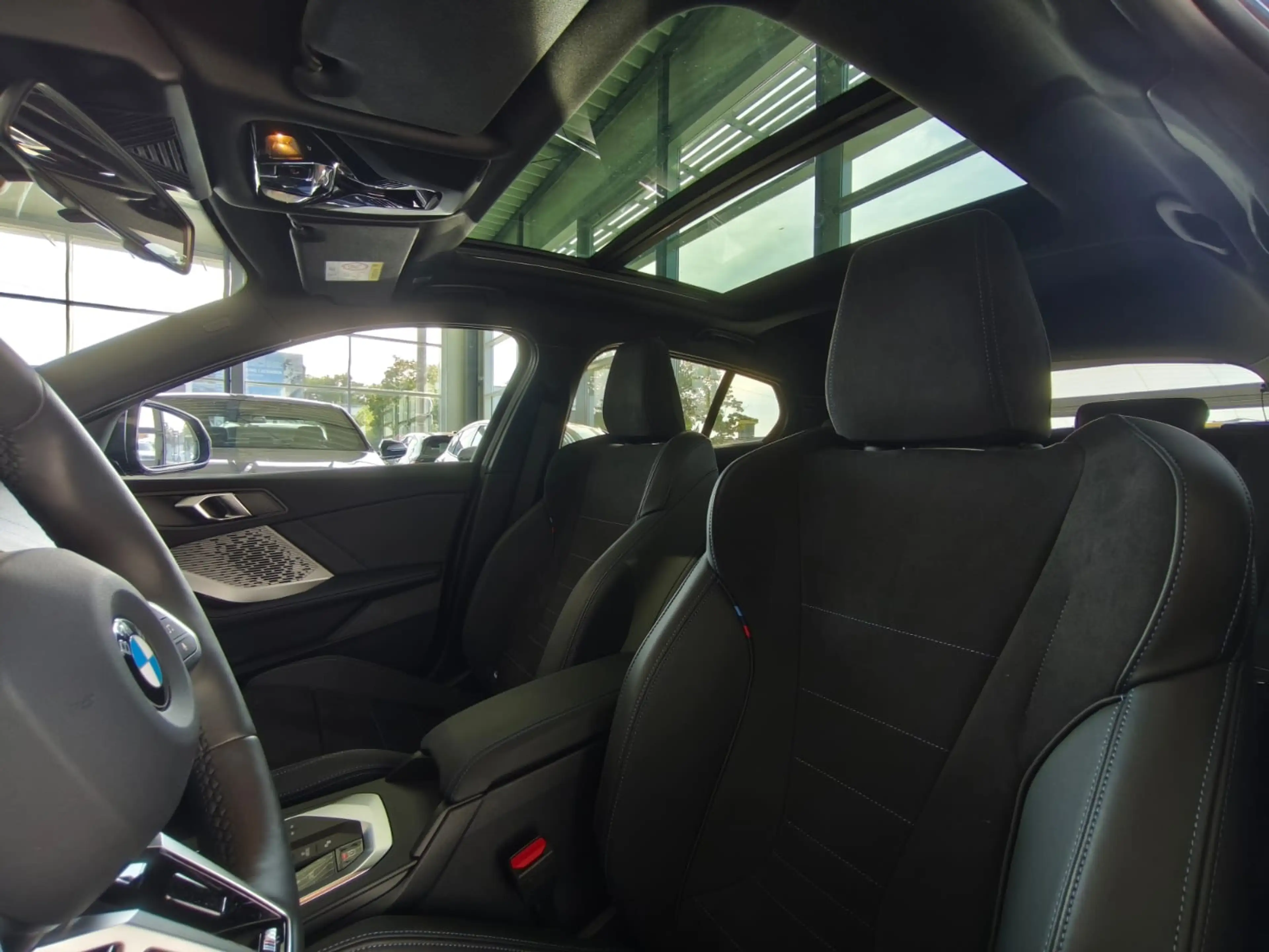 BMW 120 i M Sport Dr.As+/19"/ACC/PANO — photo 9