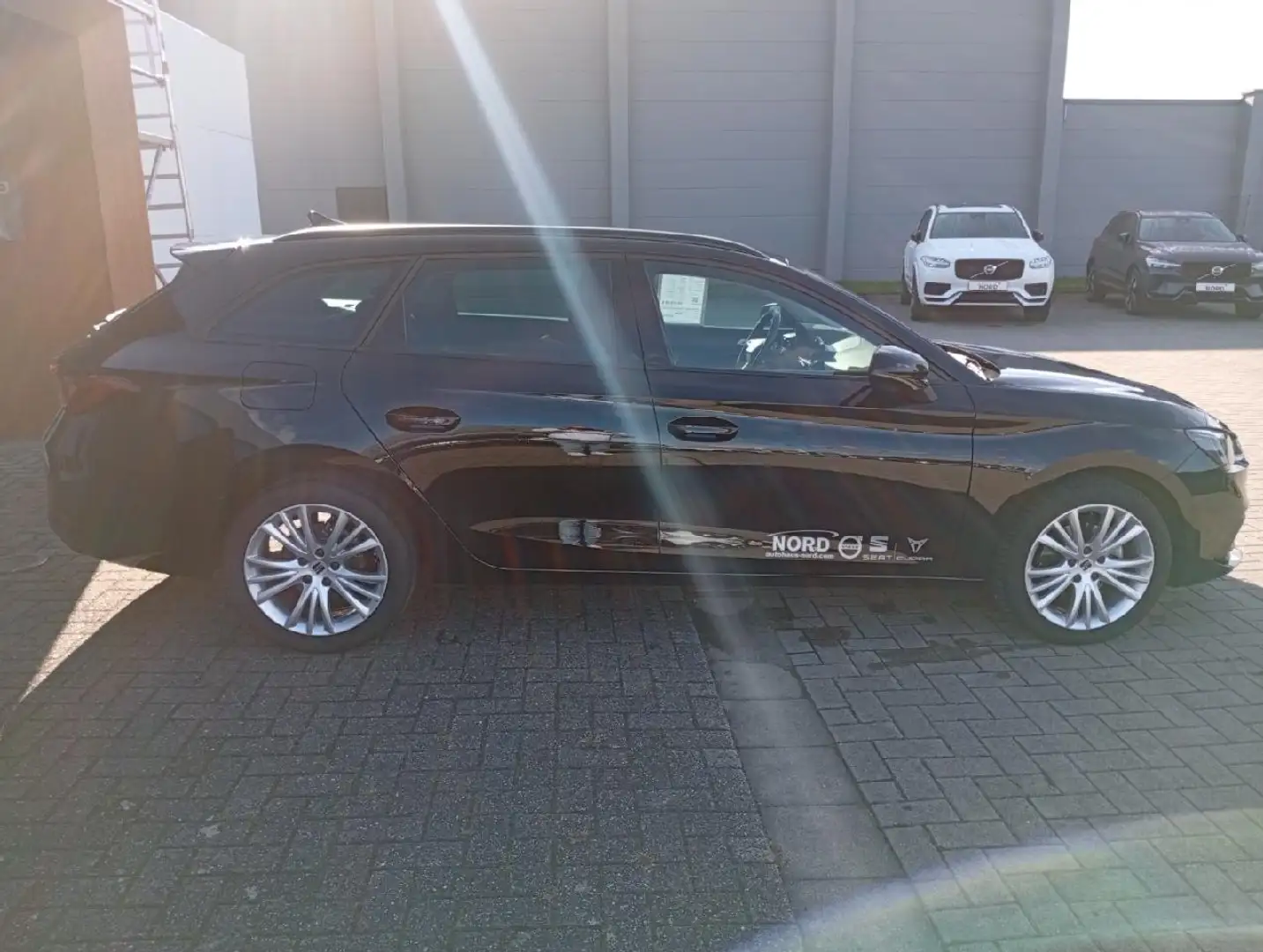 SEAT Leon Style Schwarz - 2
