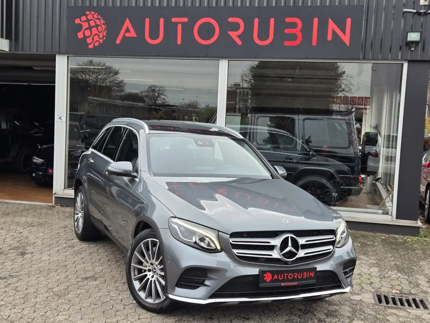 Mercedes-Benz GLC 300 4Matic AMG-Paket/PANO/TOT/KEYLESS Grijs - 1