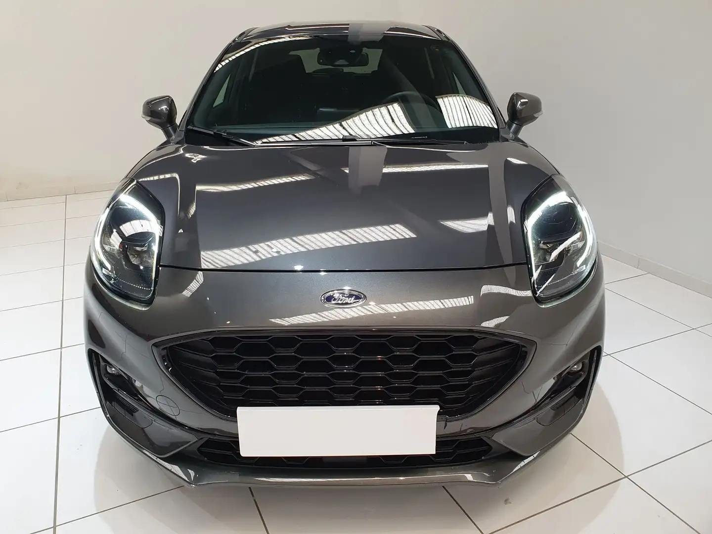 Ford Puma 1.0 EcoBoost Hybrid 125 CV S&S ST-Line Grau - 2
