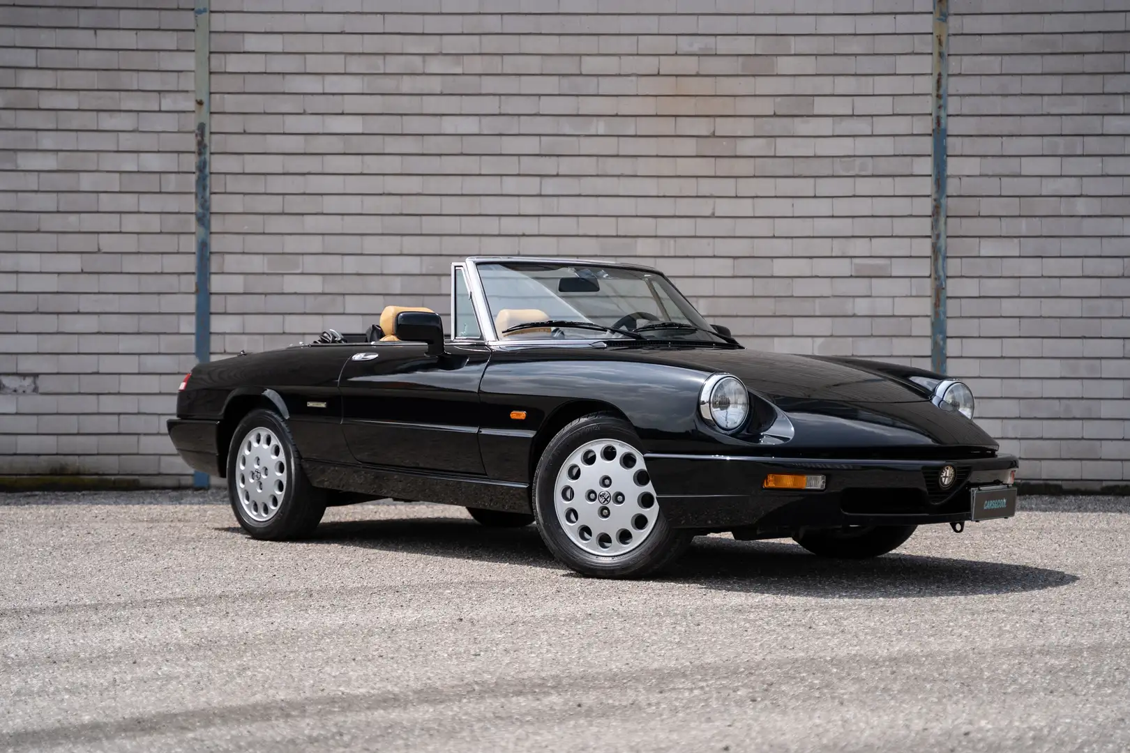 Alfa Romeo Spider Duetto Schwarz - 1