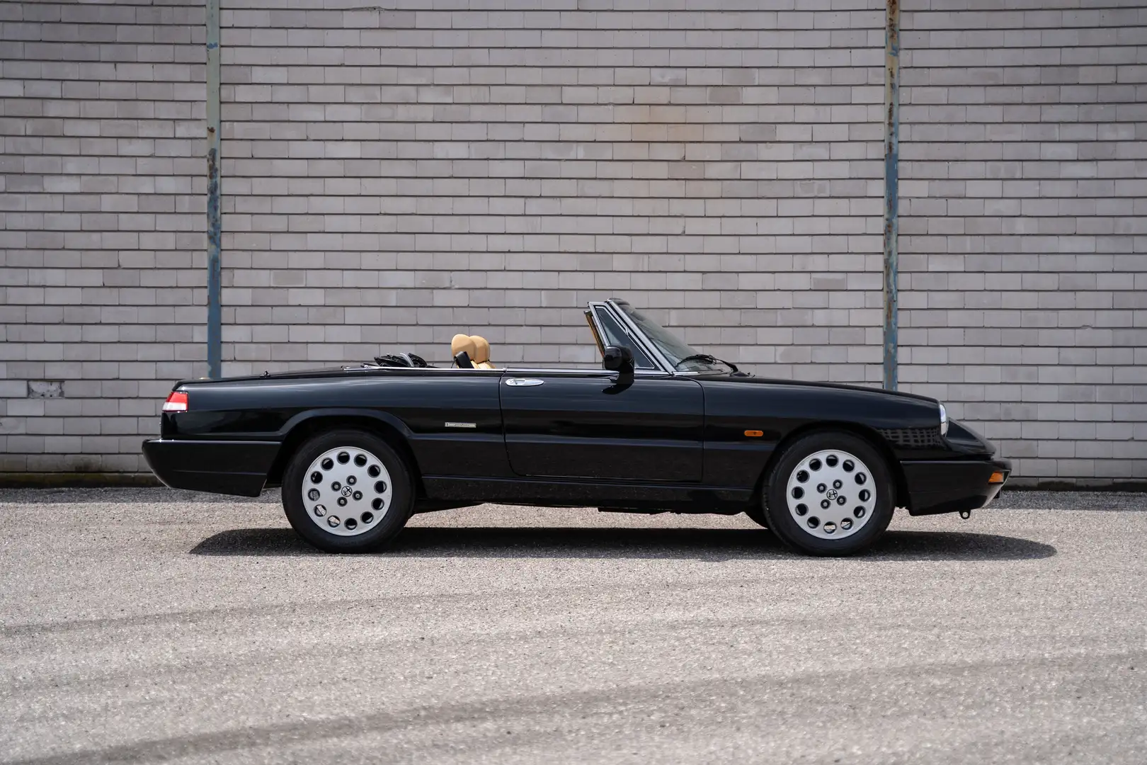Alfa Romeo Spider Duetto Schwarz - 2