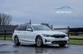 BMW 330 i Sport-Line 258PK / HISTORIEK / APPLE CARPLAY Wit - thumbnail 1