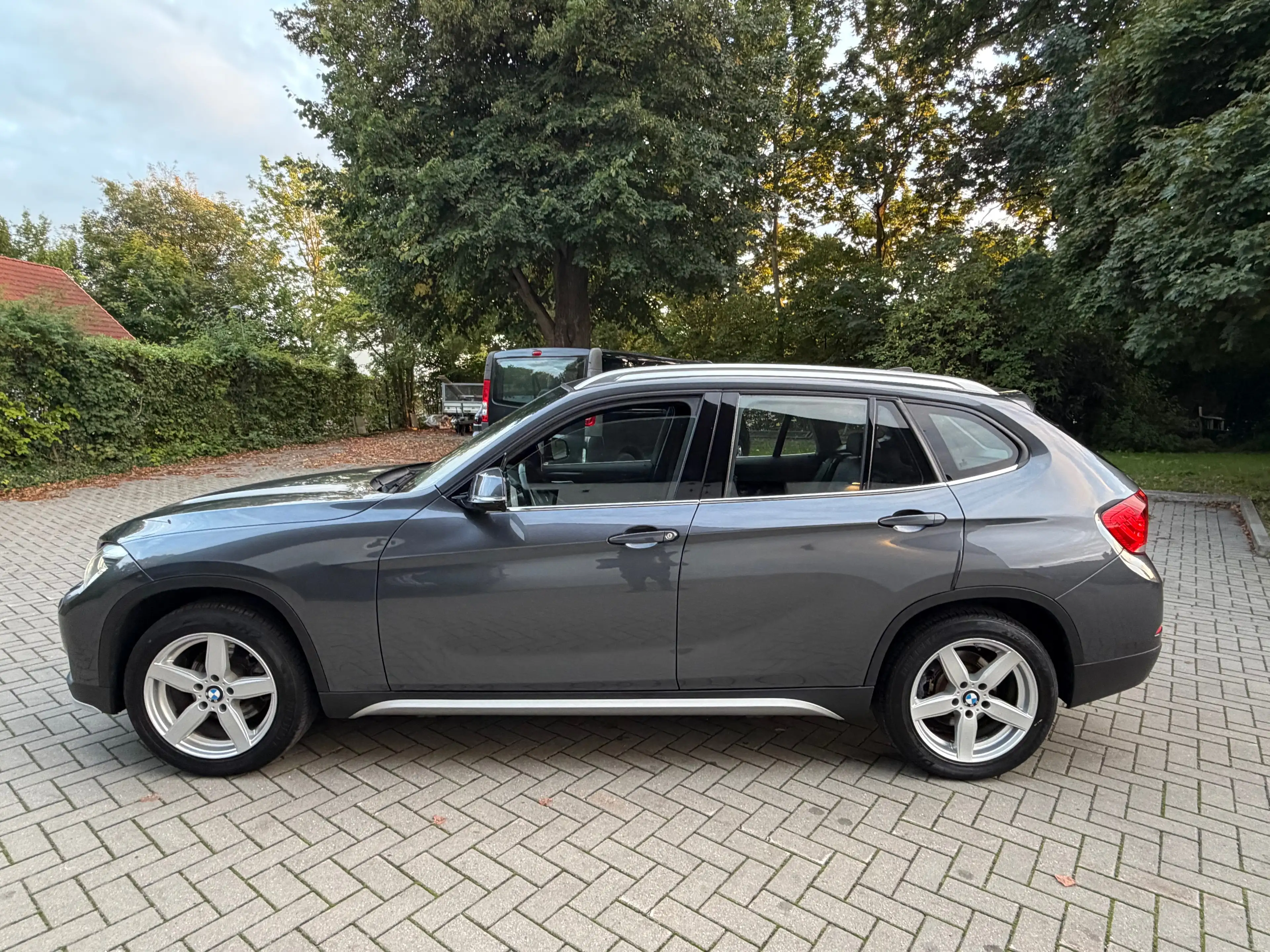 BMW X1 xDrive18d/TÜV NEU/ ÖL NEU/ PDC/ CARPLAY — photo 2