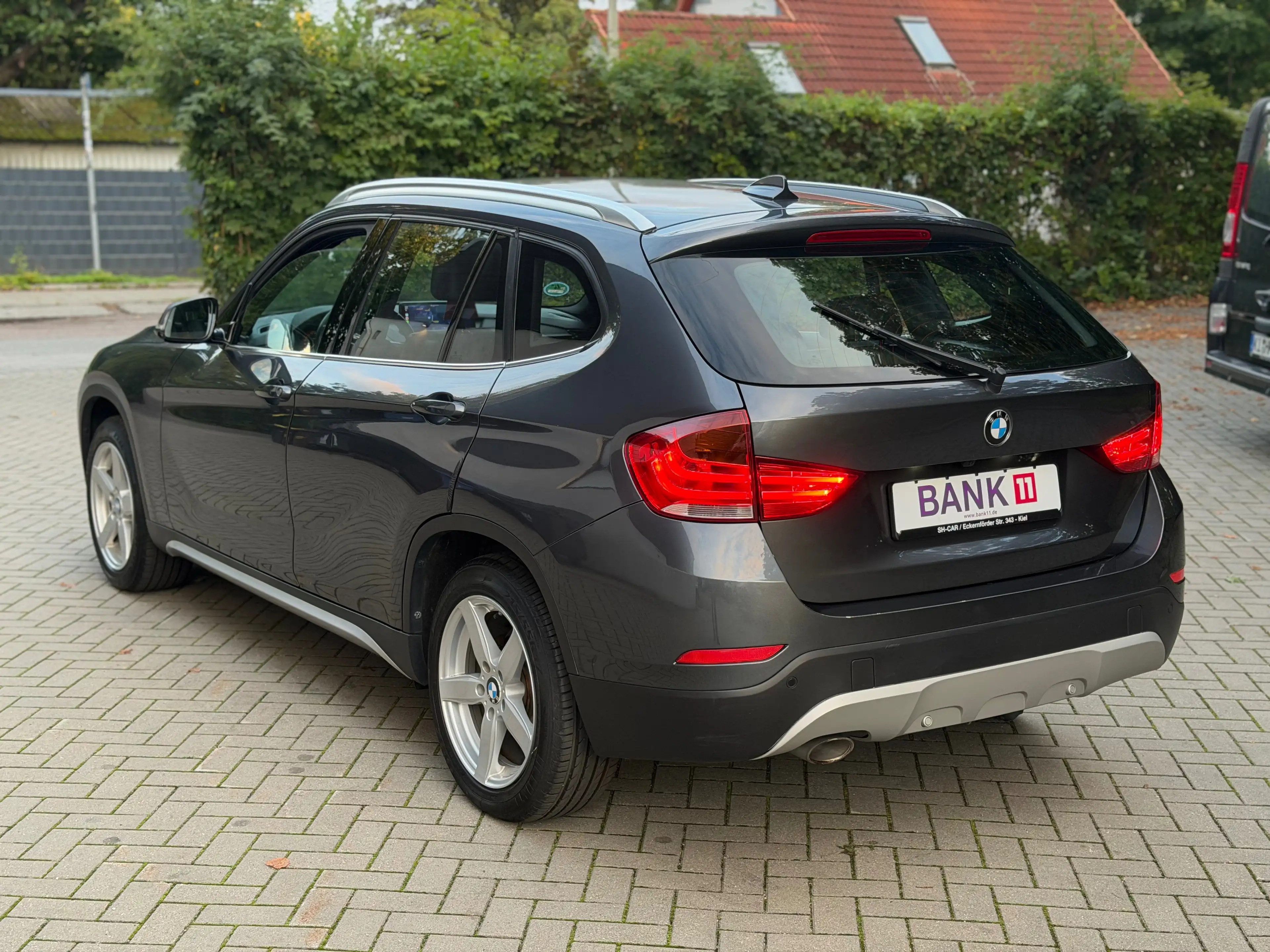 BMW X1 xDrive18d/TÜV NEU/ ÖL NEU/ PDC/ CARPLAY — photo 3