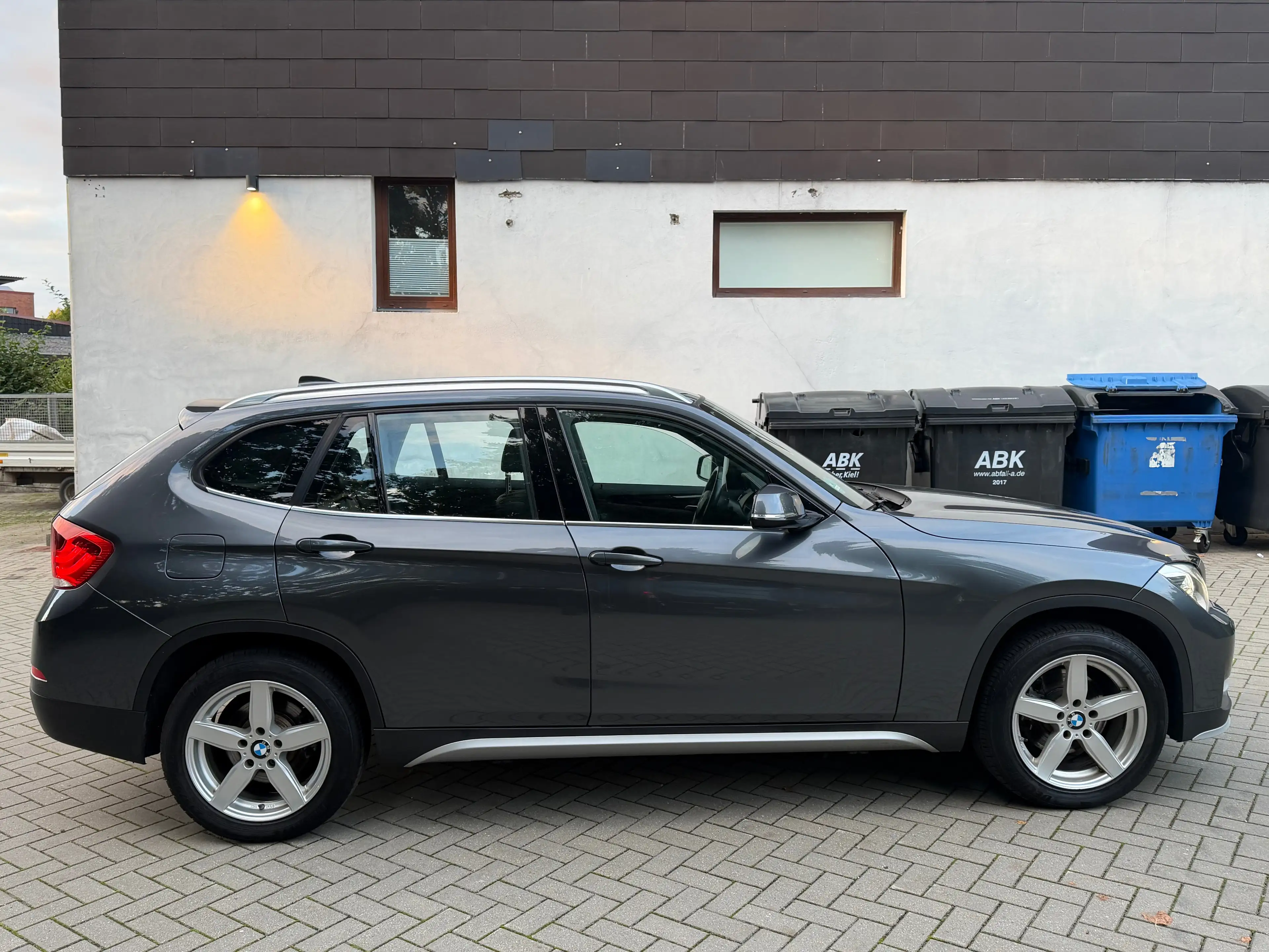 BMW X1 xDrive18d/TÜV NEU/ ÖL NEU/ PDC/ CARPLAY — photo 6