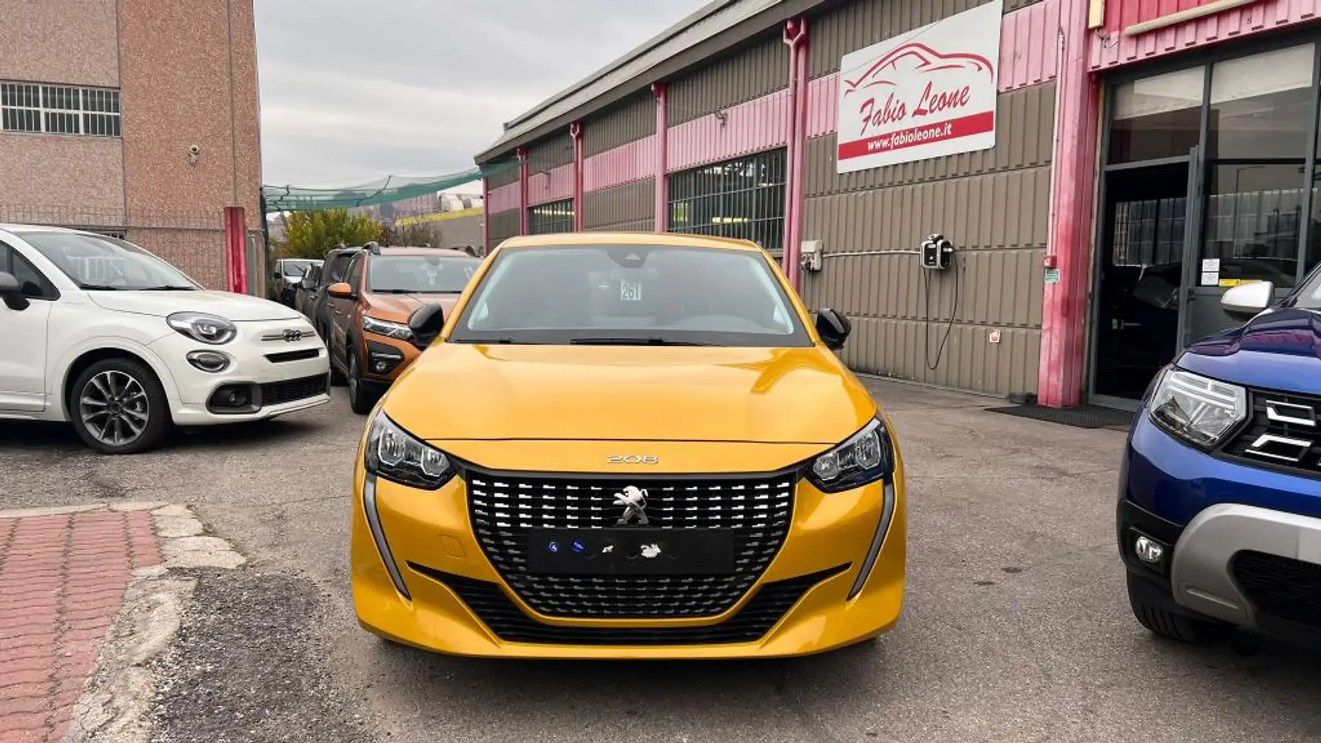 Peugeot 208 208 1.2 puretech Allure Pack s&s 100cv Amarillo - 2