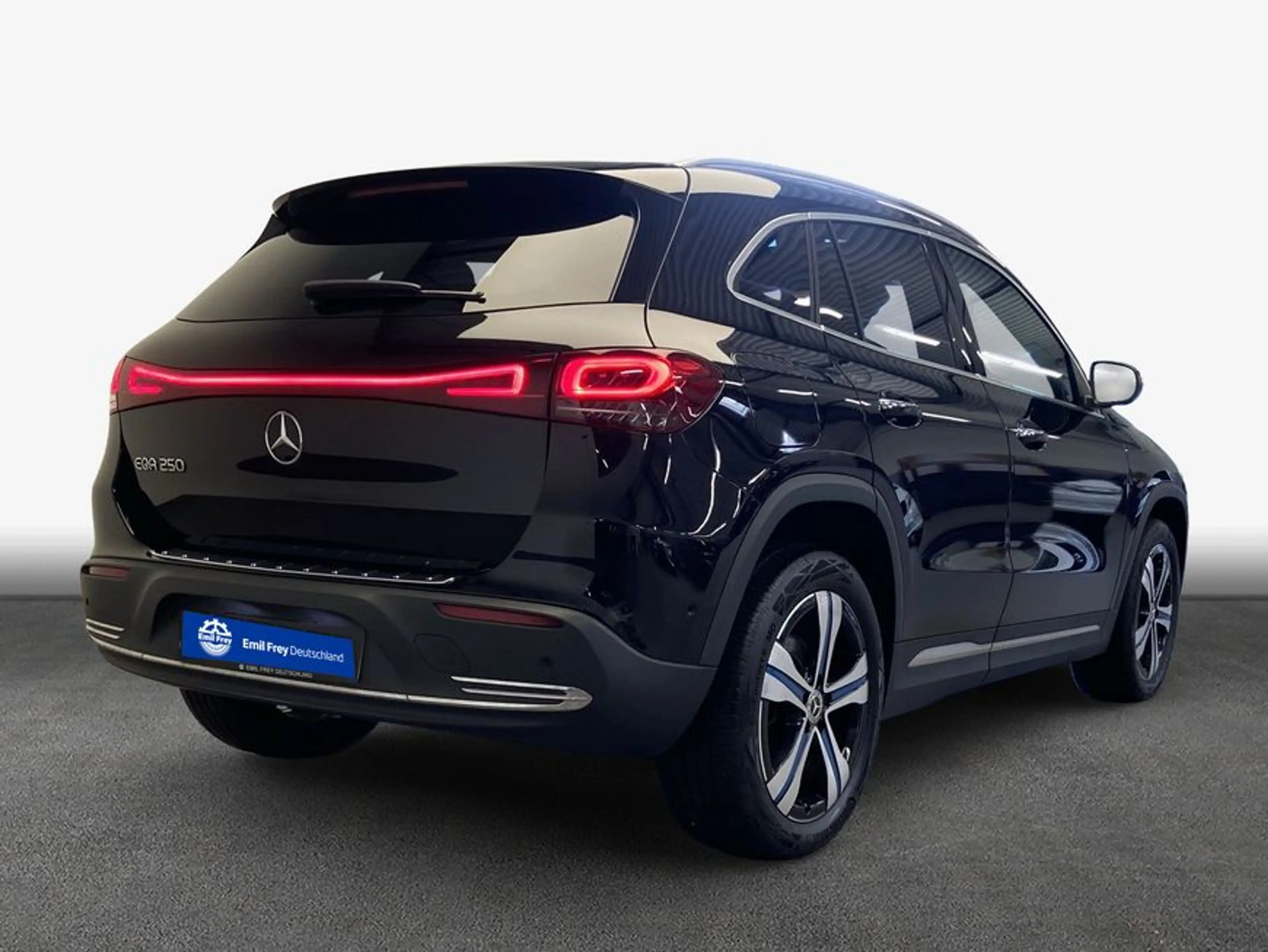 Mercedes-Benz EQA 250 EQA — photo 2