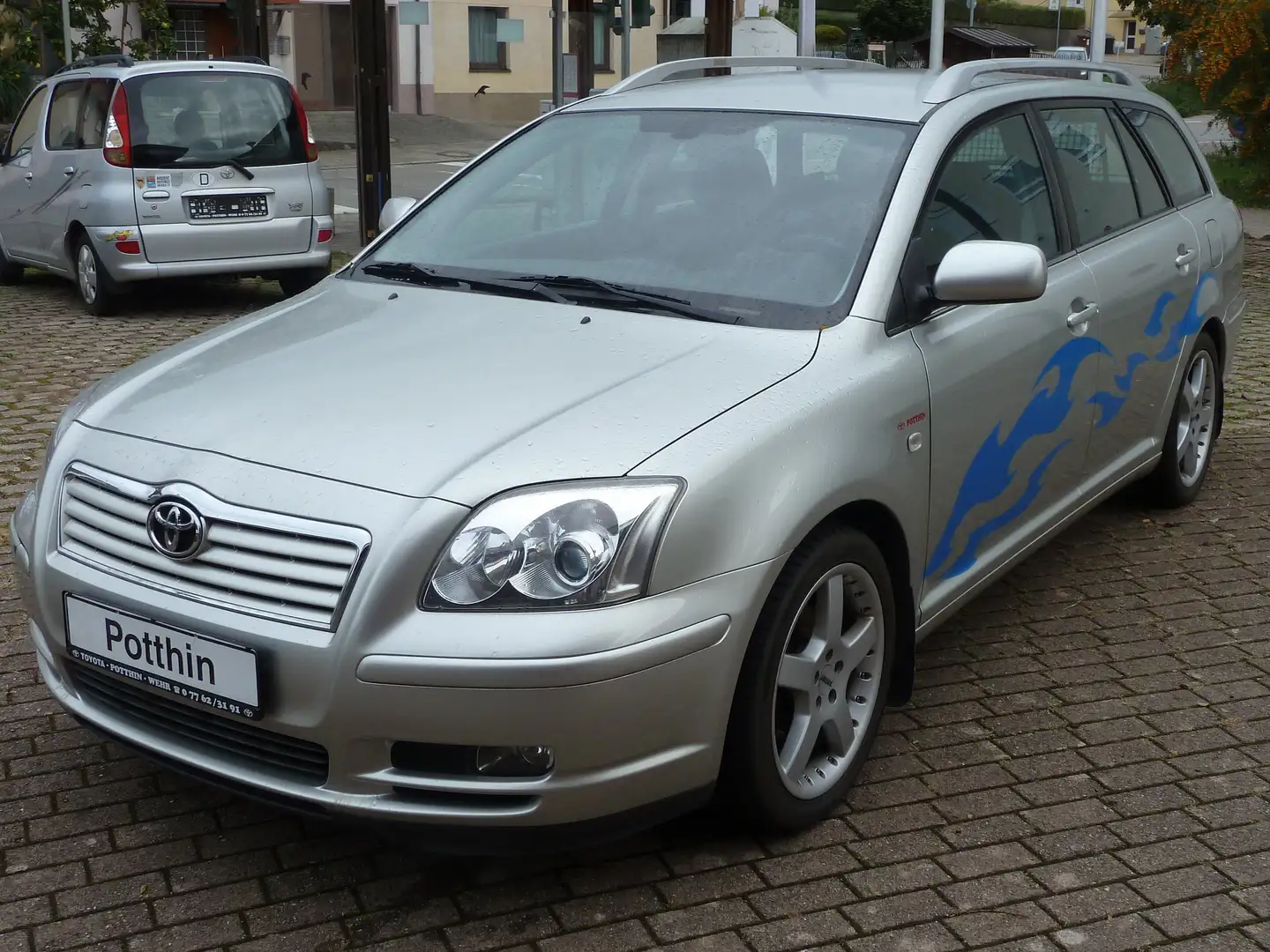 Toyota Avensis 1.8 Sol Grau - 1