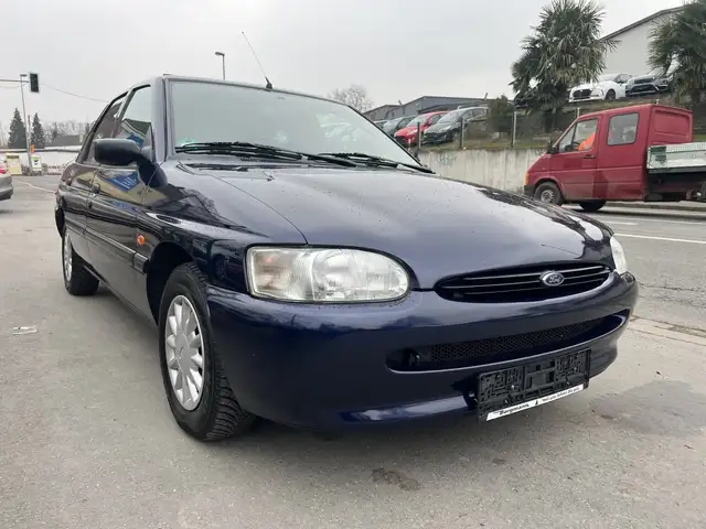 Ford Escort 16V Flair